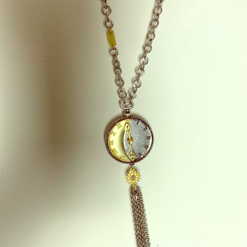 Chico’s silver/ gold necklace